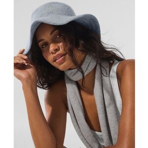 Alo Merino Wool Bucket Hat - Hazy
Heather Grey NWT